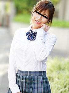 制服时代～一边看镜头一边被挑逗被射精～上原里美封面图